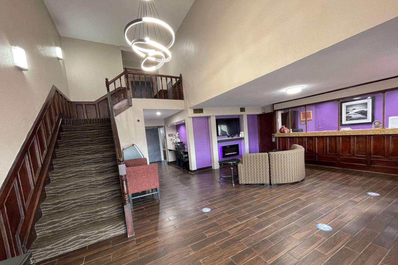 Hotel Baymont By Wyndham Bellevue - Omaha Extérieur photo