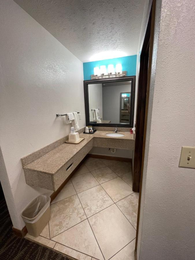 Hotel Baymont By Wyndham Bellevue - Omaha Extérieur photo