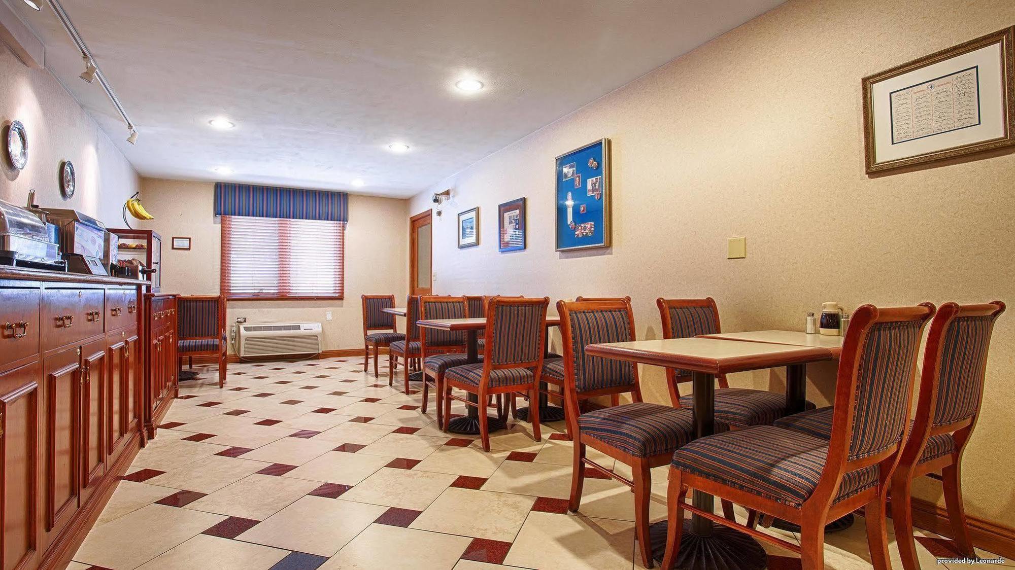 Hotel Baymont By Wyndham Bellevue - Omaha Extérieur photo